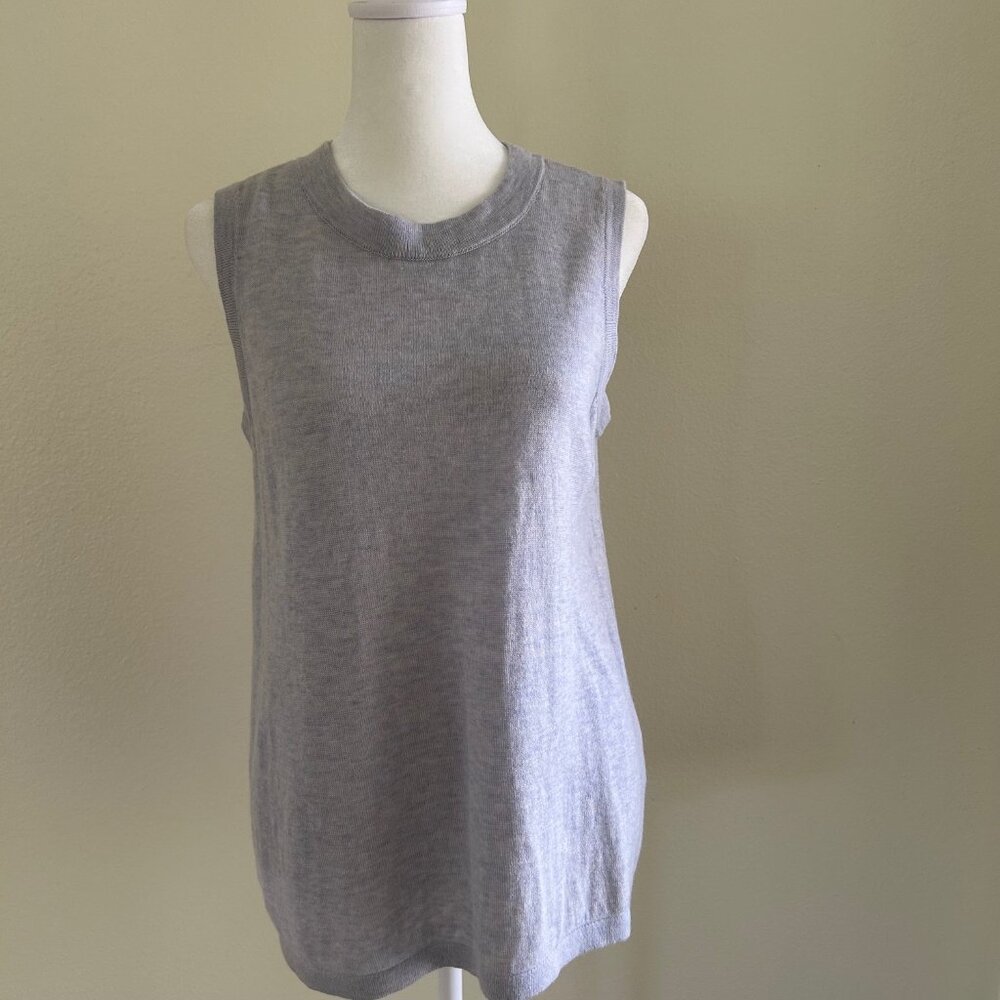 Sleeveless Crewneck Knit Top - Light Gray